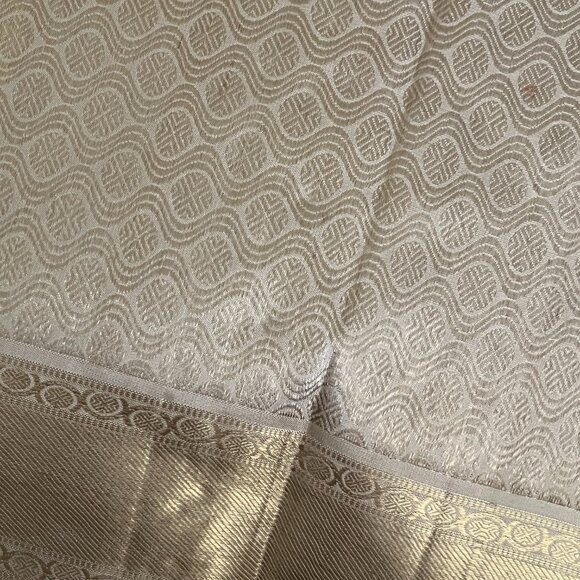Kanchipuram Pure Silk Saree Beige, golden Zari Border & Rich Pallu | Blouse Inc - Picture 6 of 13